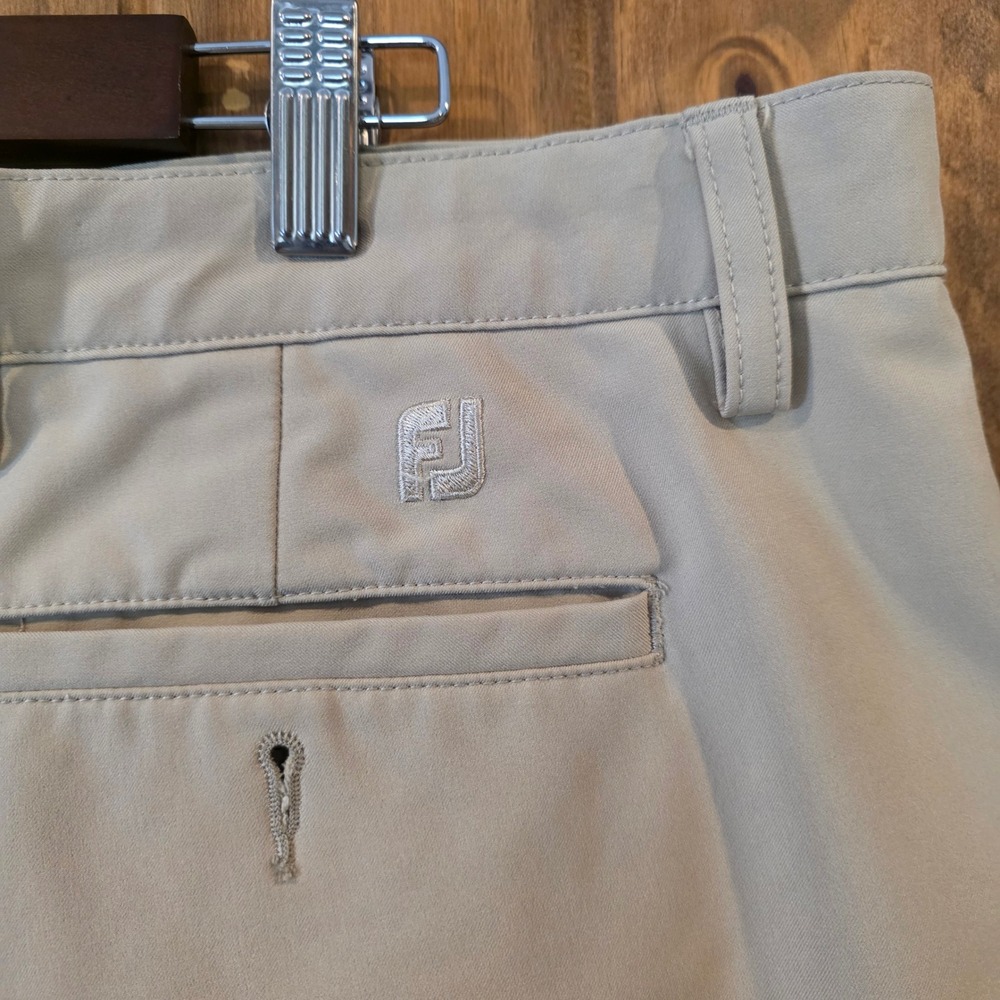FootJoy Golf Shorts Mens 40 Stone Beige Excellent Performance Stretch Flat Front - Picture 6 of 6